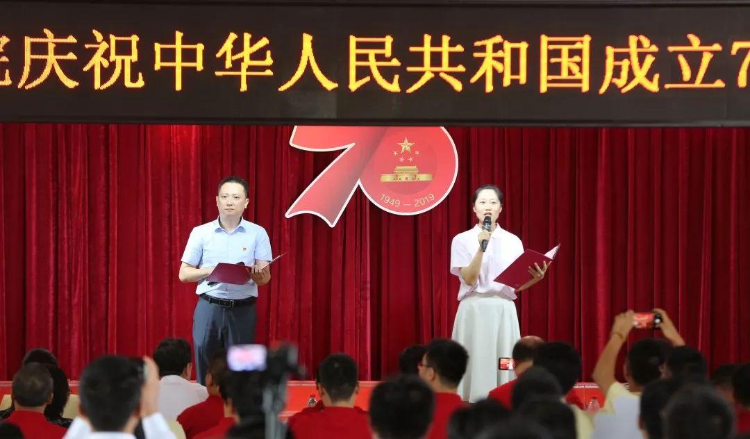 男人说我有时像神有时像鬼什么意思呀？