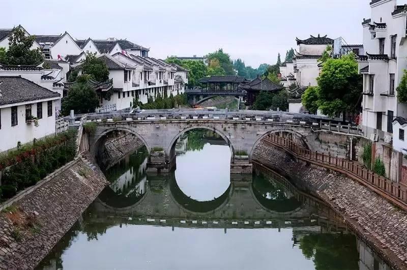前任找了个比自己差的女朋友，我该怎么办？游戏画面